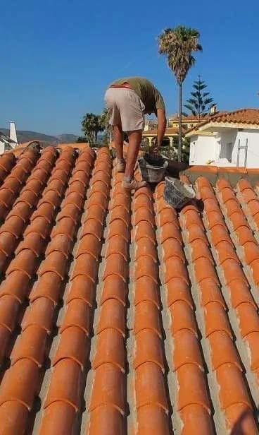 Aplicação de telha no beiral