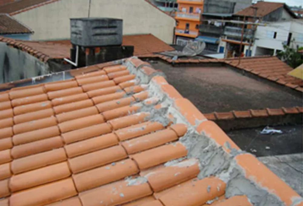 Excesso de argamassa no arremate